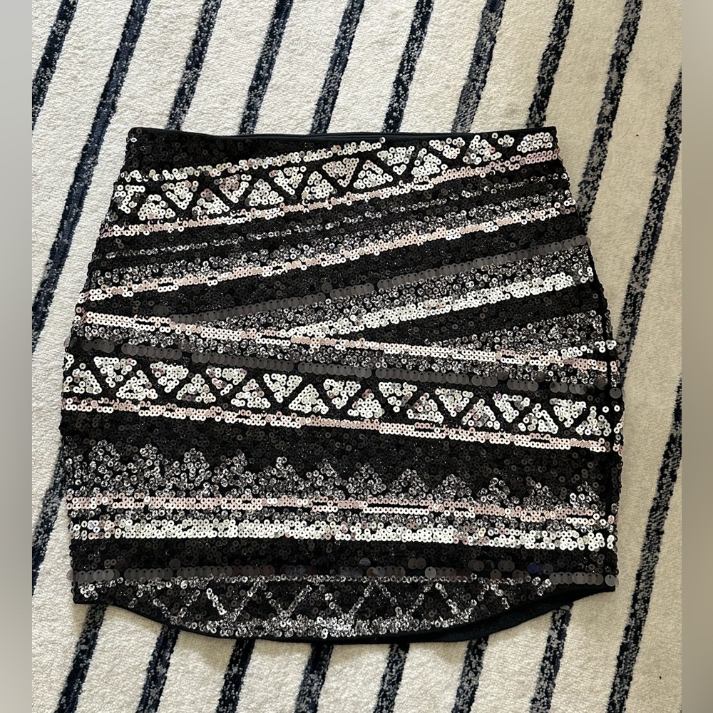 Express Sequin Mini Skirt ⎮ Size XS ⎮ Black with Metallic Sequins